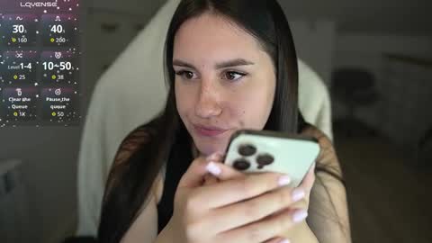 Snapshot of lizzi_fox chatting on 19, 10, 2025 Lizi-Fox online show from 19, 10, 2025