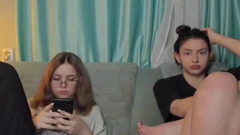 Snapshot of lizzi_muur chatting on 8, 12, 2024 lizzi_muur online show from 8, 12, 2024