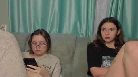 Snapshot of lizzi_muur chatting on 25, 12, 2024 lizzi_muur online show from 25, 12, 2024