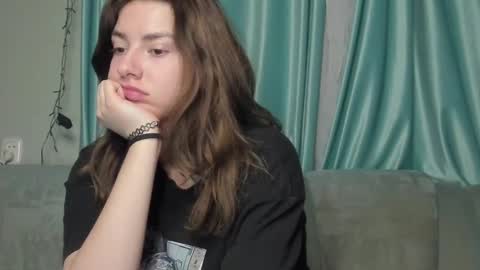 Snapshot of lizzi_muur chatting on 1, 1, 2025 lizzi_muur online show from 1, 1, 2025