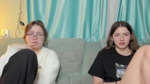 Snapshot of lizzi_muur chatting on 3, 1, 2025 lizzi_muur online show from 3, 1, 2025