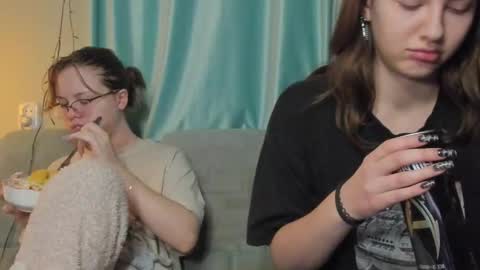 Snapshot of lizzi_muur chatting on 6, 1, 2025 lizzi_muur online show from 6, 1, 2025