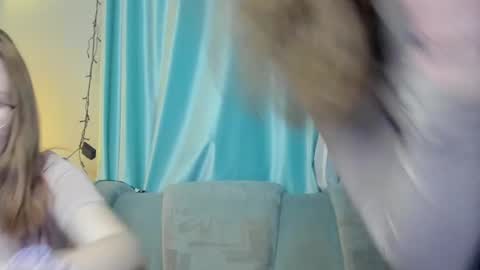 Snapshot of lizzi_muur chatting on 8, 1, 2025 lizzi_muur online show from 8, 1, 2025