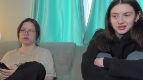 Snapshot of lizzi_muur chatting on 3, 2, 2025 lizzi_muur online show from 3, 2, 2025