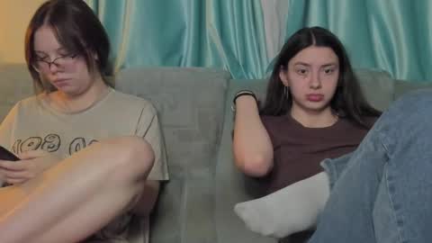 Snapshot of lizzi_muur chatting on 3, 2, 2025 lizzi_muur online show from 3, 2, 2025