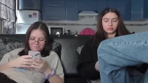 Snapshot of lizzi_muur chatting on 11, 2, 2025 lizzi_muur online show from 11, 2, 2025