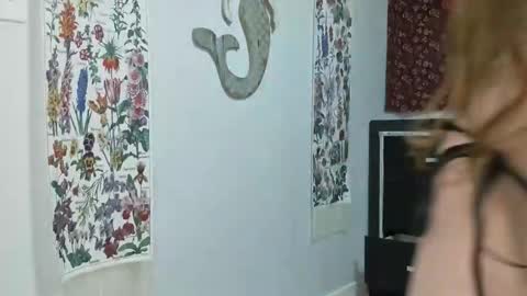 lizzy_fit online show from 4, 12, 2025