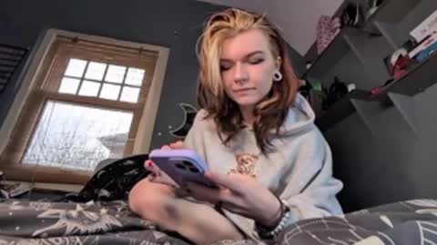 lizzybunny online show from 4, 12, 2024