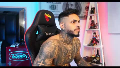 logan_hugh8 online show from 22, 2, 2025