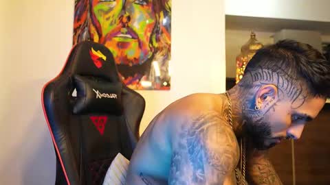 logan_hugh8 online show from 25, 9, 2025