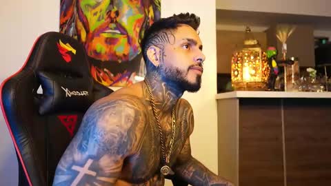 logan_hugh8 online show from 7, 10, 2025