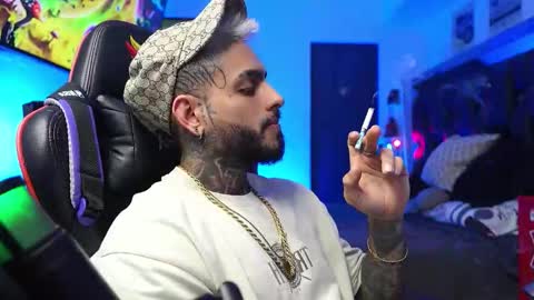 logan_hugh8 online show from 3, 2, 2026