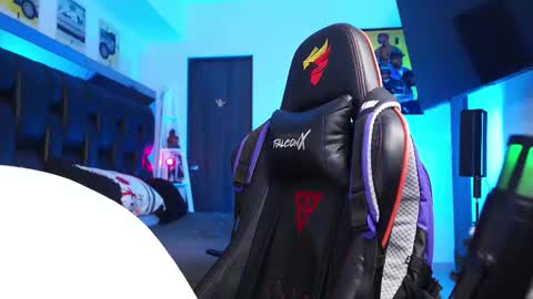 logan_hugh8 online show from 26, 2, 2026