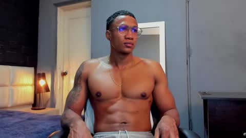 logan_varela online show from 3, 1, 2025