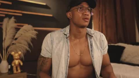 logan_varela online show from 23, 1, 2025