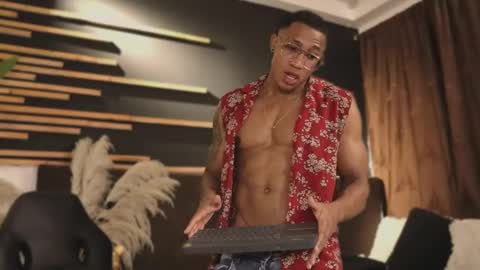 logan_varela online show from 26, 1, 2025