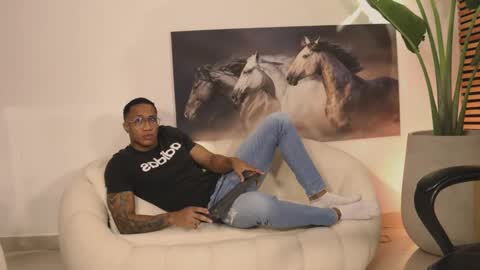 logan_varela online show from 1, 2, 2025