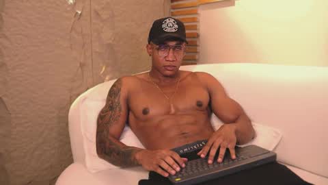 logan_varela online show from 5, 3, 2025