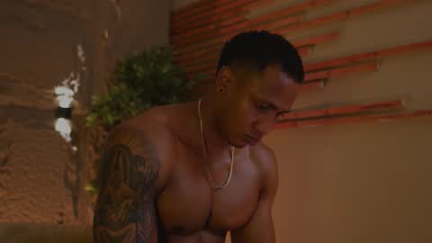 logan_varela online show from 21, 10, 2025