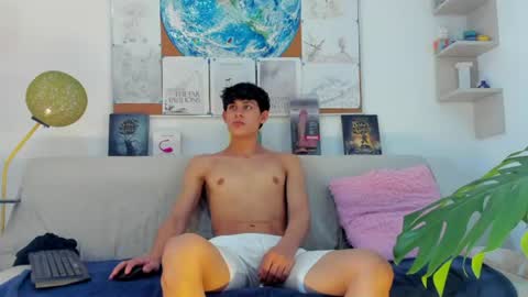 Snapshot of loganoficialx chatting on 16, 7, 2026 loganoficialx online show from 16, 7, 2026