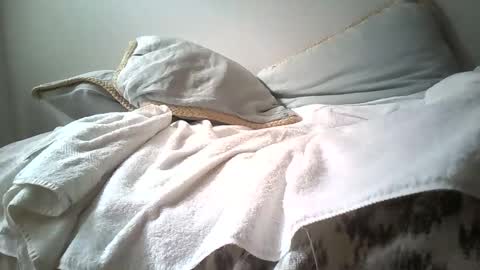 Snapshot of loisaida4u chatting on 5, 3, 2025 loisaida4u online show from 5, 3, 2025