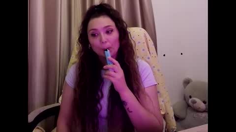 Snapshot of lola_creolla chatting on 27, 5, 2026 lola online show from 27, 5, 2026