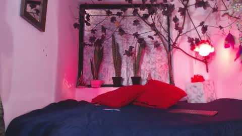 lola_foox online show from 4, 12, 2025