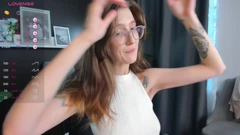 Snapshot of lola_missy chatting on 11, 12, 2024 Lola online show from 11, 12, 2024
