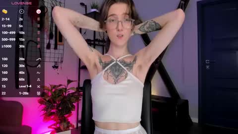 Snapshot of lola_missy chatting on 4, 3, 2025 Lola online show from 4, 3, 2025