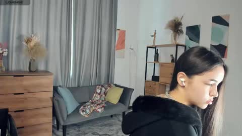 Snapshot of lola_weis chatting on 16, 2, 2026 Melina online show from 16, 2, 2026