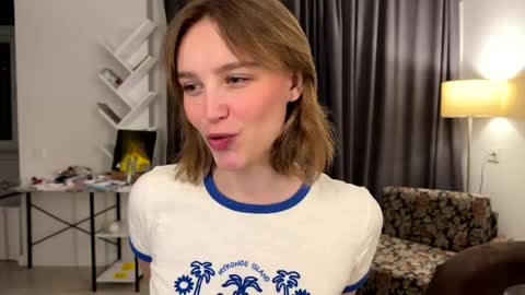 lolaatatee online show from 17, 5, 2026