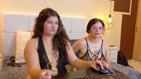 Snapshot of lolabandsalome chatting on 6, 3, 2026 LolabANDSalome online show from 6, 3, 2026