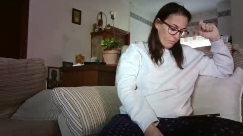 LOLA HUESO y ERIC online show from 9, 2, 2026