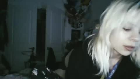 Lola Lixx online show from 10, 12, 2024