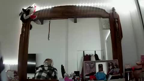 Lola Lixx online show from 20, 12, 2025