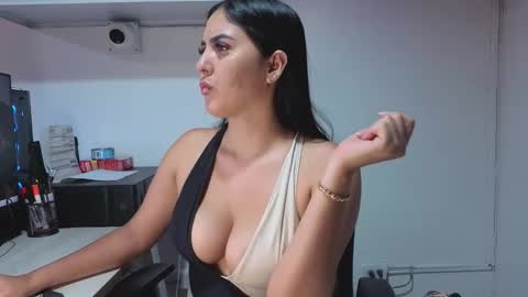 lolalola_12 online show from 12, 1, 2026