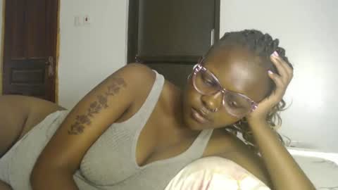 Snapshot of lolamia7 chatting on 10, 3, 2025 lolamia7 online show from 10, 3, 2025