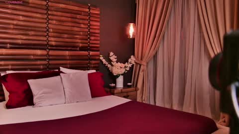 Snapshot of lolavixxen chatting on 1, 12, 2025 Lola online show from 1, 12, 2025