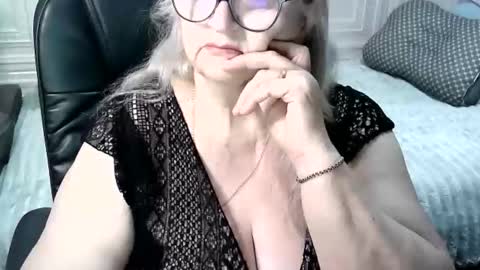 Snapshot of lolkaalyss chatting on 23, 4, 2026 LolkaAlyss online show from 23, 4, 2026