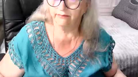Snapshot of lolkaalyss chatting on 10, 5, 2026 LolkaAlyss online show from 10, 5, 2026