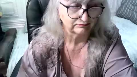 Snapshot of lolkaalyss chatting on 17, 5, 2026 LolkaAlyss online show from 17, 5, 2026