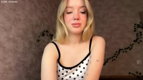 Snapshot of lollipops6666 chatting on 7, 6, 2026 Mia online show from 7, 6, 2026