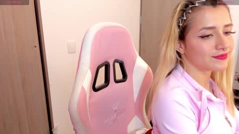 Snapshot of lolly_js_ chatting on 3, 1, 2025 Lolly online show from 3, 1, 2025