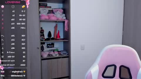 Snapshot of lolly_js_ chatting on 12, 1, 2025 Lolly online show from 12, 1, 2025