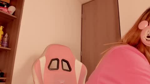 Snapshot of lolly_js_ chatting on 11, 3, 2025 Lolly online show from 11, 3, 2025