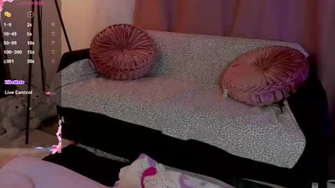 Snapshot of lolly_js_ chatting on 12, 10, 2025 Lolly online show from 12, 10, 2025