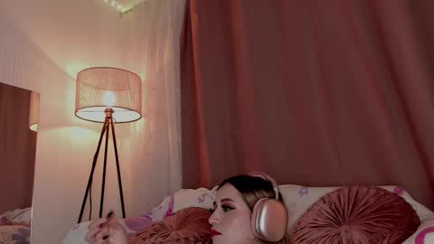 Snapshot of lolly_js_ chatting on 23, 12, 2025 Lolly online show from 23, 12, 2025