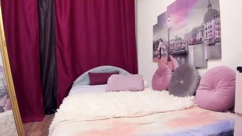 LoloMercier online show from 8, 3, 2025