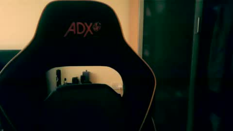 london_man1988 online show from 26, 12, 2024