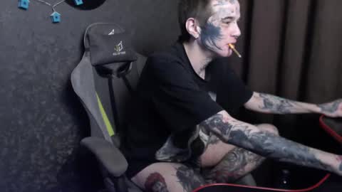 Snapshot of lone1ycrystal chatting on 12, 3, 2025 Chris online show from 12, 3, 2025